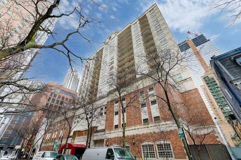 W Chestnut St, Chicago, IL 60610