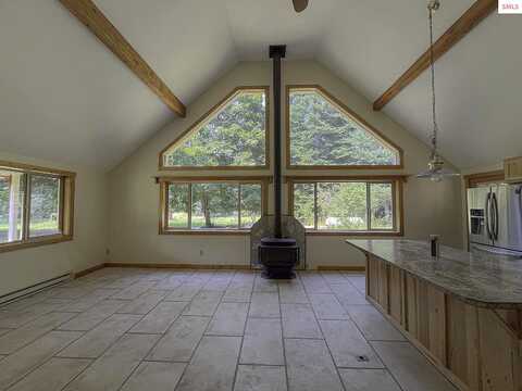 Kestrel Ln, Clark Fork, ID 83811