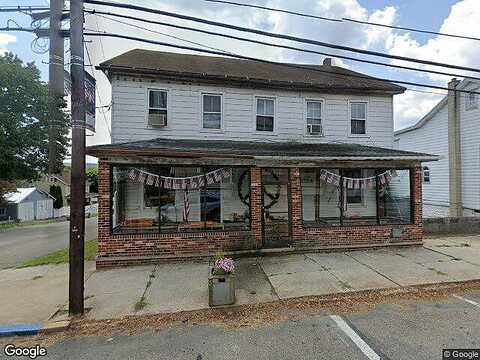 W Grand Ave, Tower City, PA 17980