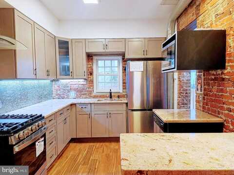 Amber, PHILADELPHIA, PA 19125