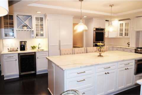 Hamilton, WAYZATA, MN 55391