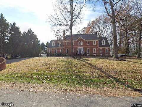 Kings Crown, NORTH CHESTERFIELD, VA 23236