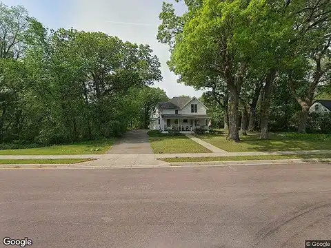 Warren, MANKATO, MN 56001