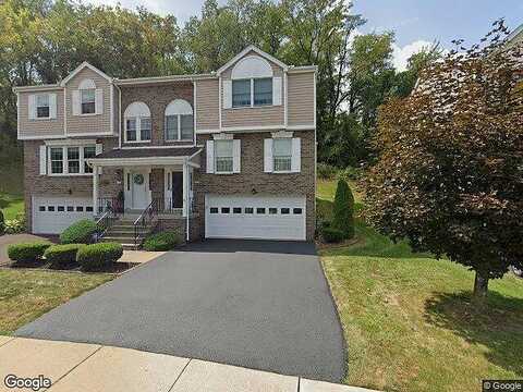 Karen, MONROEVILLE, PA 15146