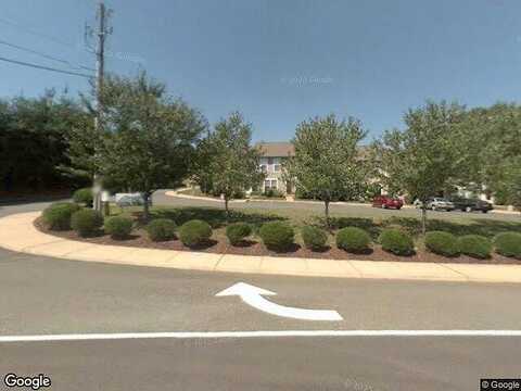 Darien, CHARLOTTESVILLE, VA 22902