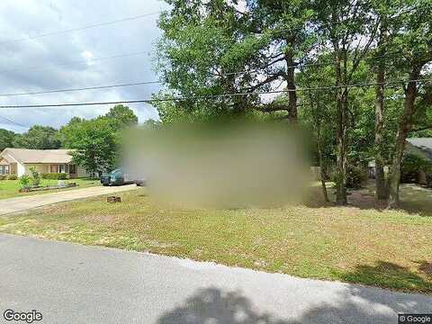 Lia, MILTON, FL 32570
