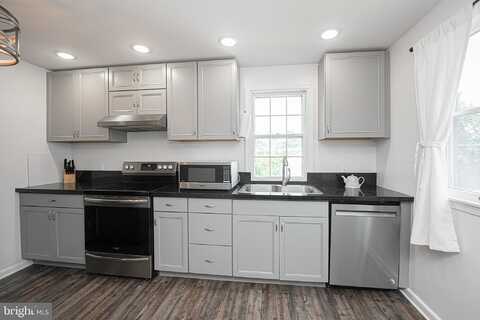 Village, MALVERN, PA 19355