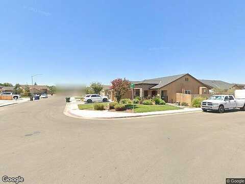 Sarah, DINUBA, CA 93618