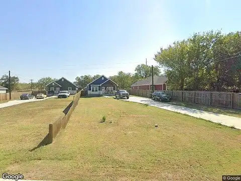 Spruce, LULING, TX 78648