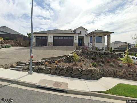 Camina, MEDFORD, OR 97504