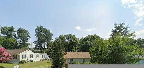Maple, DUMFRIES, VA 22026
