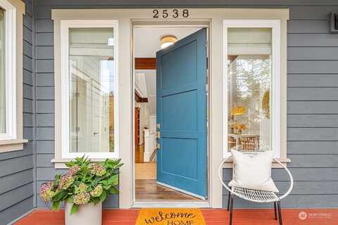 35Th, SEATTLE, WA 98199