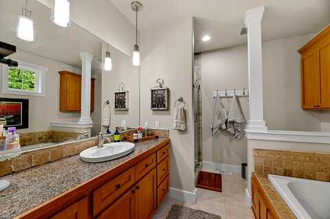 Malloree, MOUNT VERNON, WA 98273