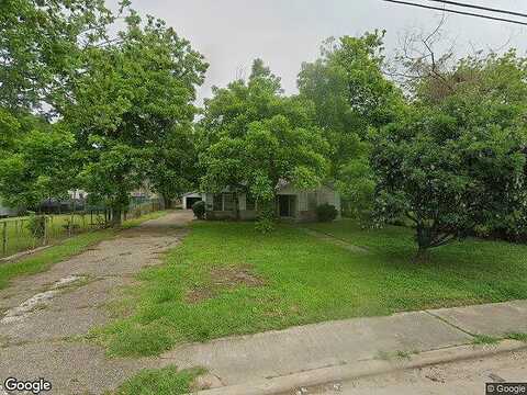 Main, CLUTE, TX 77531