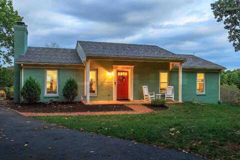 Pine Glen, STAUNTON, VA 24401