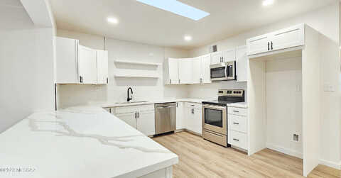 Burns, TUCSON, AZ 85711