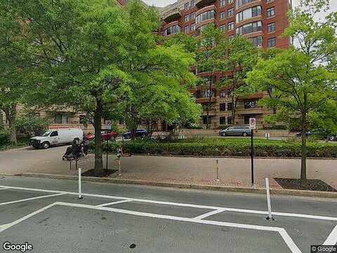 Clarendon Blvd, Arlington, VA 22201