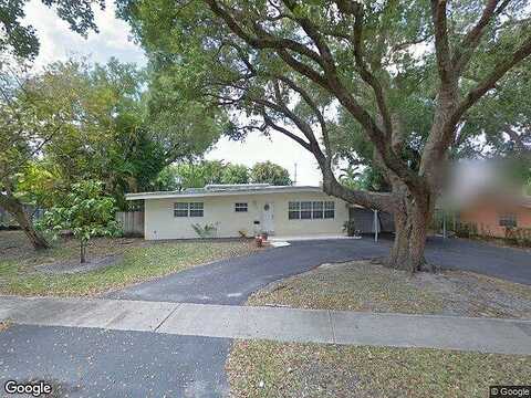 195Th, NORTH MIAMI BEACH, FL 33179