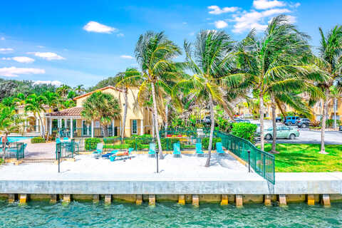Lake Shore Dr, Lake Park, FL 33403