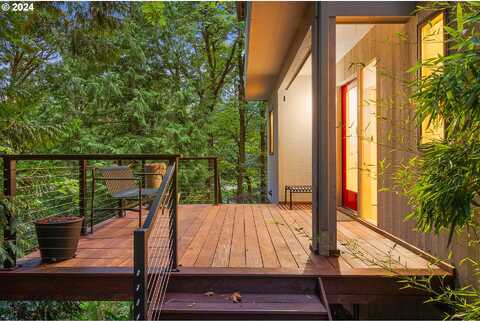 Barnes, PORTLAND, OR 97221