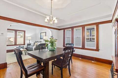 10Th, MILWAUKEE, WI 53206