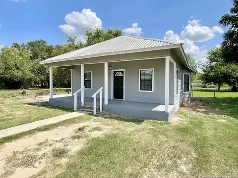 Davis, DEVINE, TX 78016