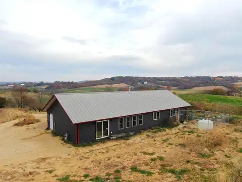 W10864 Santas Loop Road, Wonewoc, WI 53968