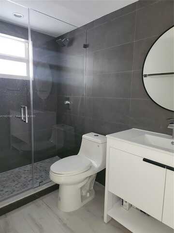 Ne 12Th Ave, Hallandale Beach, FL 33009