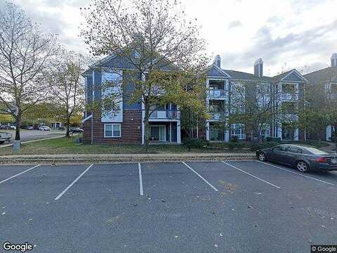 Beechwood Ter, Ashburn, VA 20147