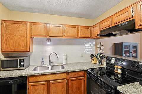 Roehampton Dr, Dallas, TX 75252
