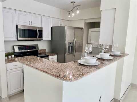 Brickell Bay Dr, Miami, FL 33131