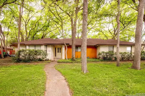 Burr Oak, SEGUIN, TX 78155