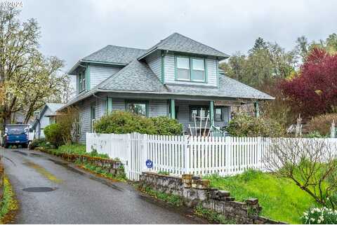 Dos Gatos, ROSEBURG, OR 97470
