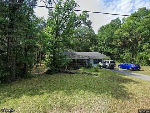 W Hawthorne St, Crystal River, FL 34428