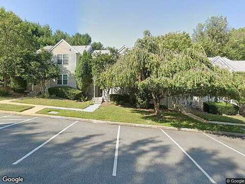 Derry Dr, Aston, PA 19014