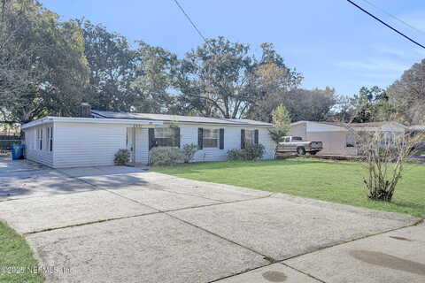 Lake Lucina N Drive, Jacksonville, FL 32211