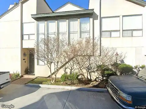 Bering Dr, Houston, TX 77057