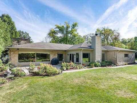 Holly, MILWAUKEE, WI 53217