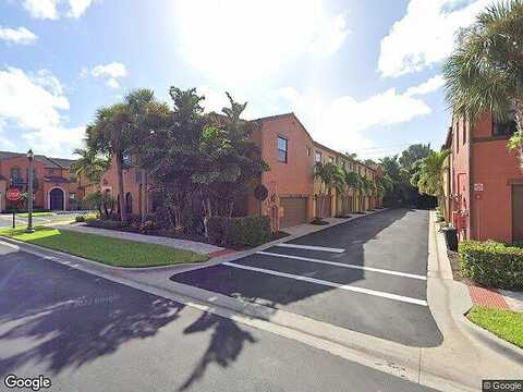 Capistrano St N, Naples, FL 34113