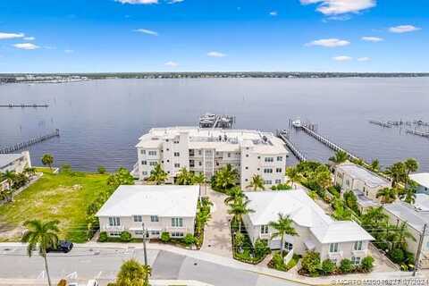 Se Seminole St, Stuart, FL 34994