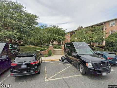 Spring Ln, Falls Church, VA 22041