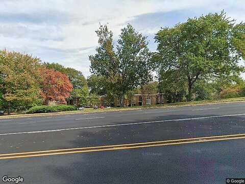 Redcoat Dr, Alexandria, VA 22303