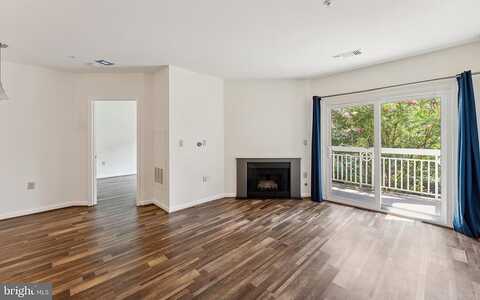Westcourt Ln, Herndon, VA 20170
