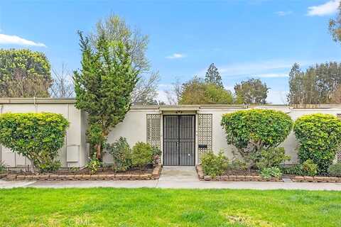 Avenida Majorca #B, Laguna Woods, CA 92637
