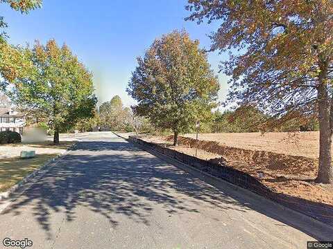 Lauren St, Adairsville, GA 30103
