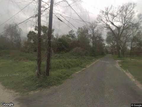S Colbert St, Dayton, TX 77535