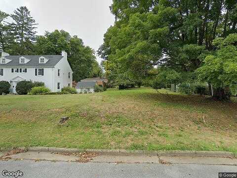 Locust Ave, Waynesboro, VA 22980