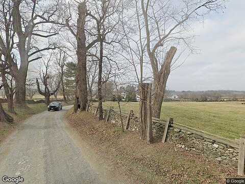 Young Rd, The Plains, VA 20198