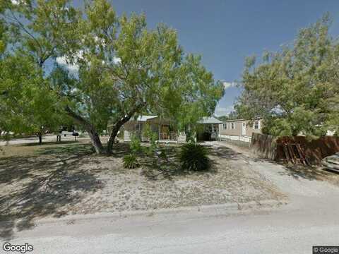 E Blair St, Three Rivers, TX 78071