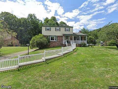 Lochner Ct, Murrysville, PA 15668